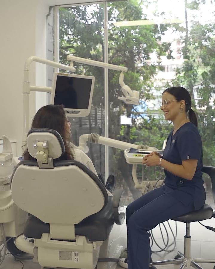 Evaluación periodontal: conversación en el box, examen clínico y tomografía